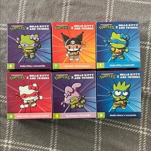 Hello Kitty x TMNT Collectible Set - Multicolor